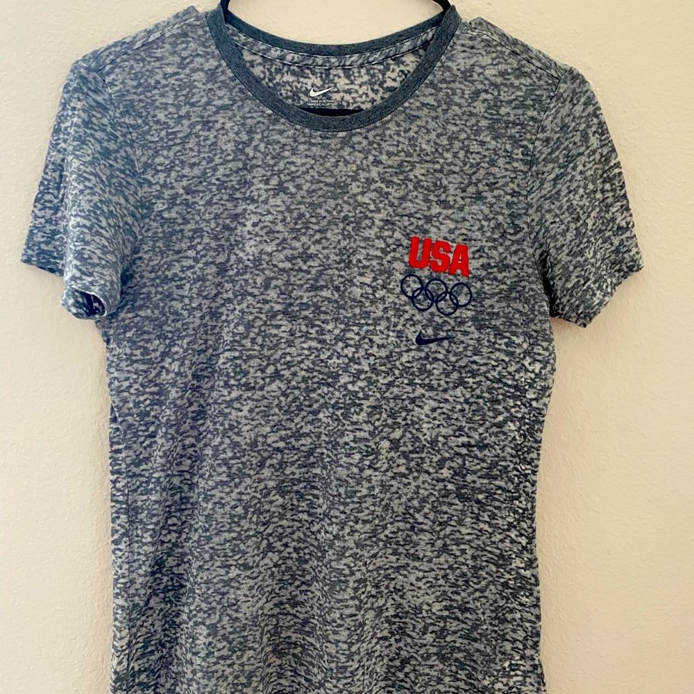 Women’s Nike tshirt